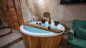 Cave Suite 
