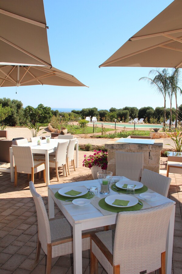 Daily local cuisine breakfast (EUR 6 per person) - B&B La Vigna (Carovigno)