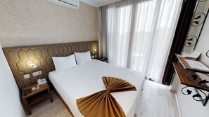 Standard Double or Twin Room | Minibar, iron/ironing board, free WiFi, bed sheets - Patron Hotel (Antalya)