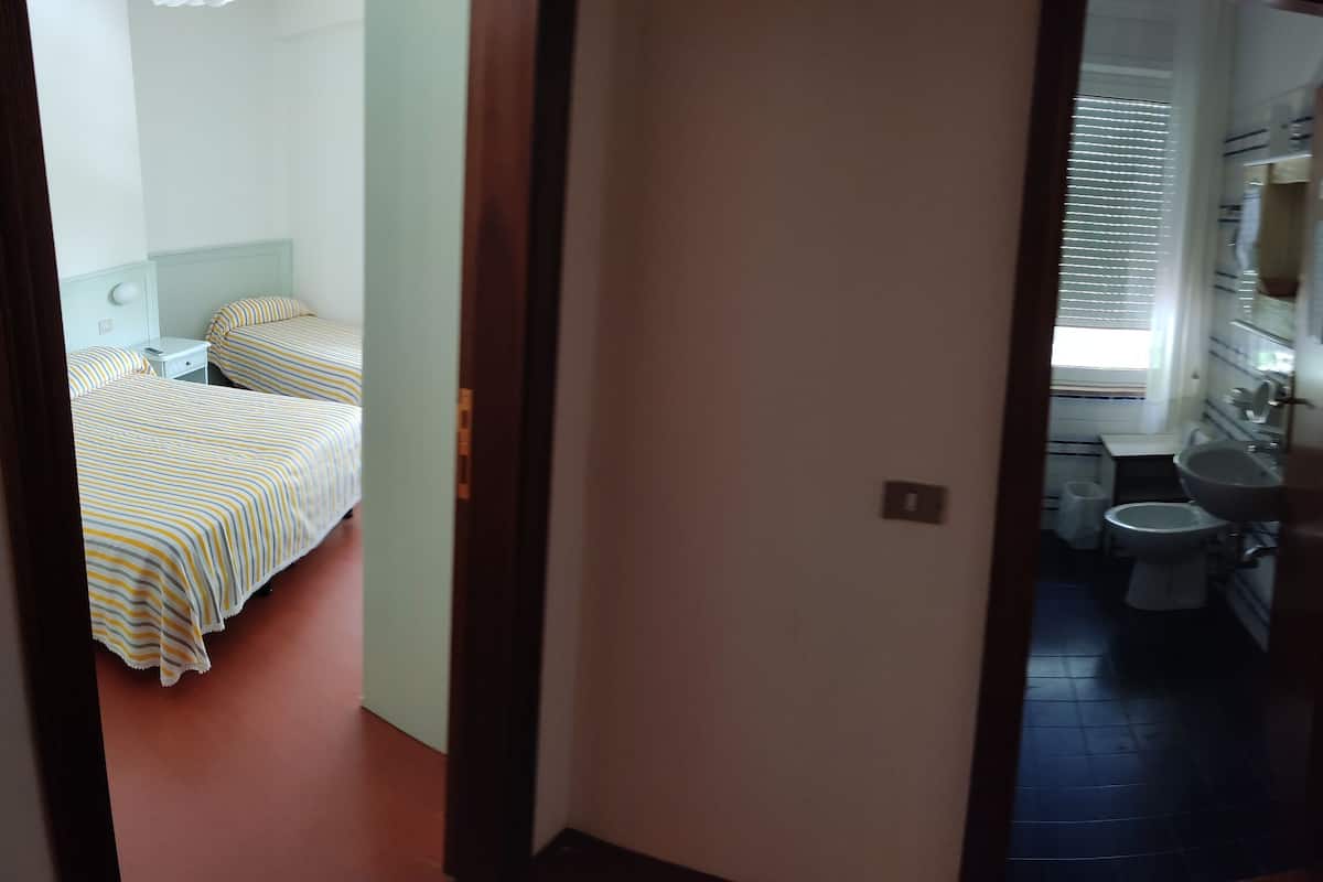 Down duvets, in-room safe, desk, cots/infant beds