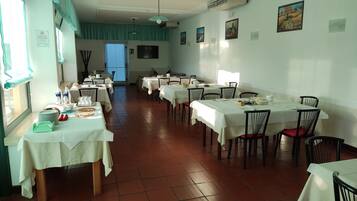 Tägliches inbegriffenes Frühstücksbuffet