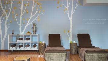 Sauna, hot tub, Turkish bath/hammam, body treatments, hot stone massages