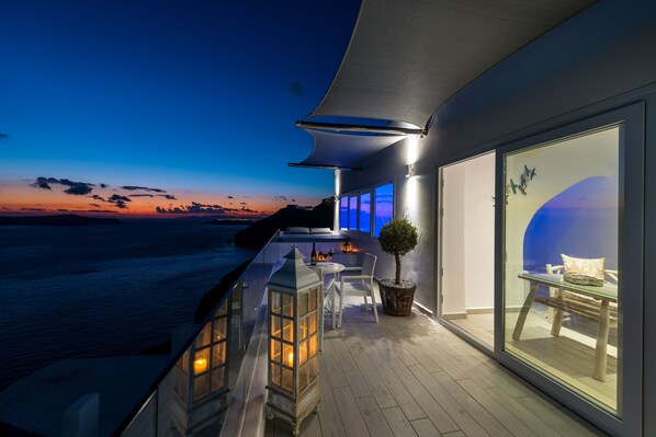 Traditional Suite | View from room - Fira Deep Blue Suite (Santorini)