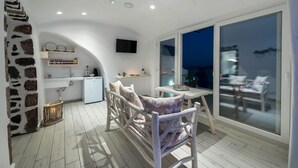 Living area - Fira Deep Blue Suite (Santorini)