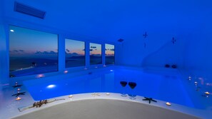 Indoor pool - Fira Deep Blue Suite (Santorini)