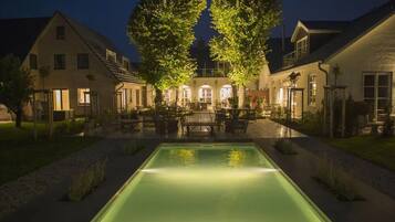 Indoor pool, pool loungers