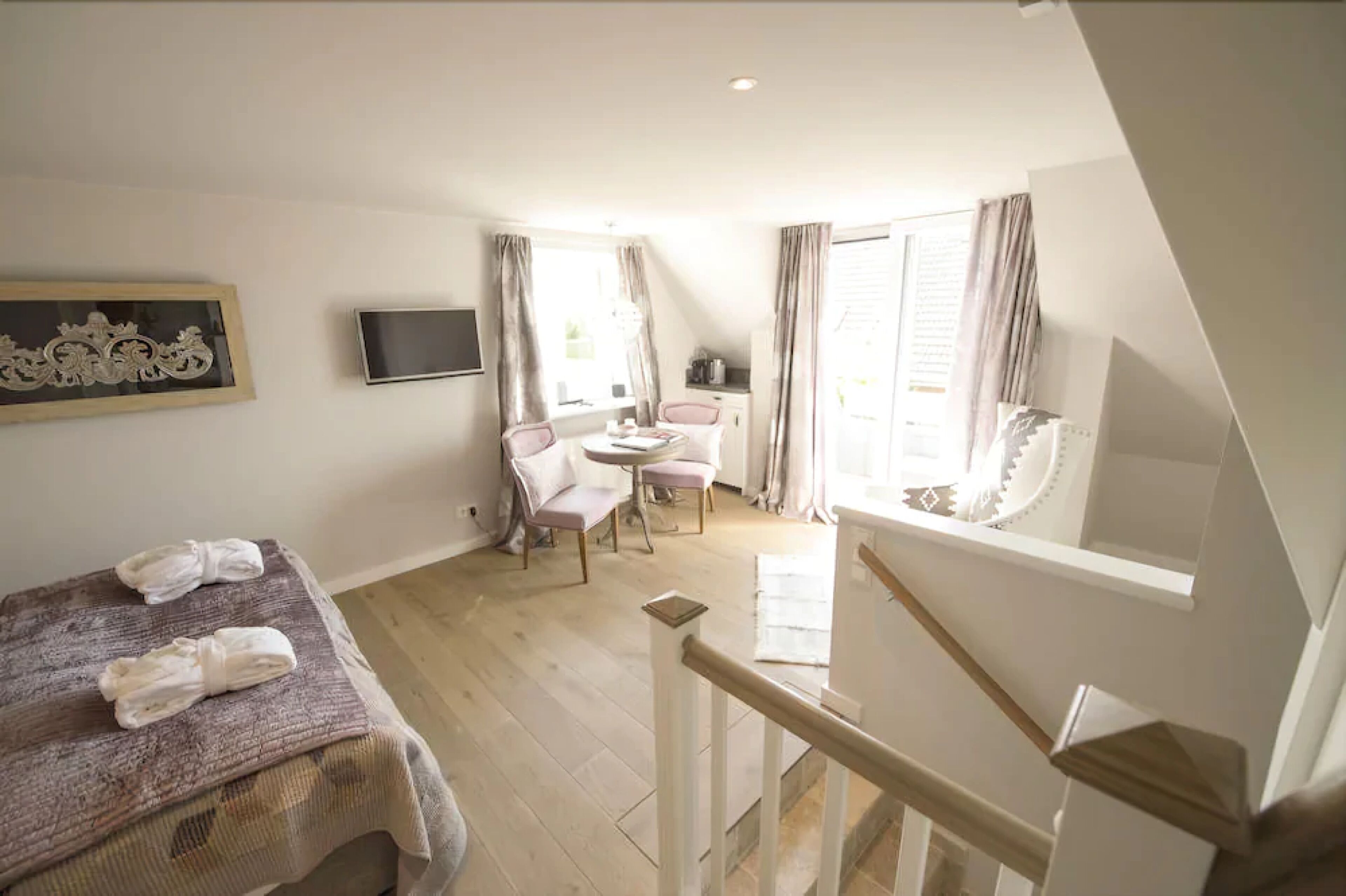 suite | 1 bedroom, premium bedding, free minibar items, in-room safe