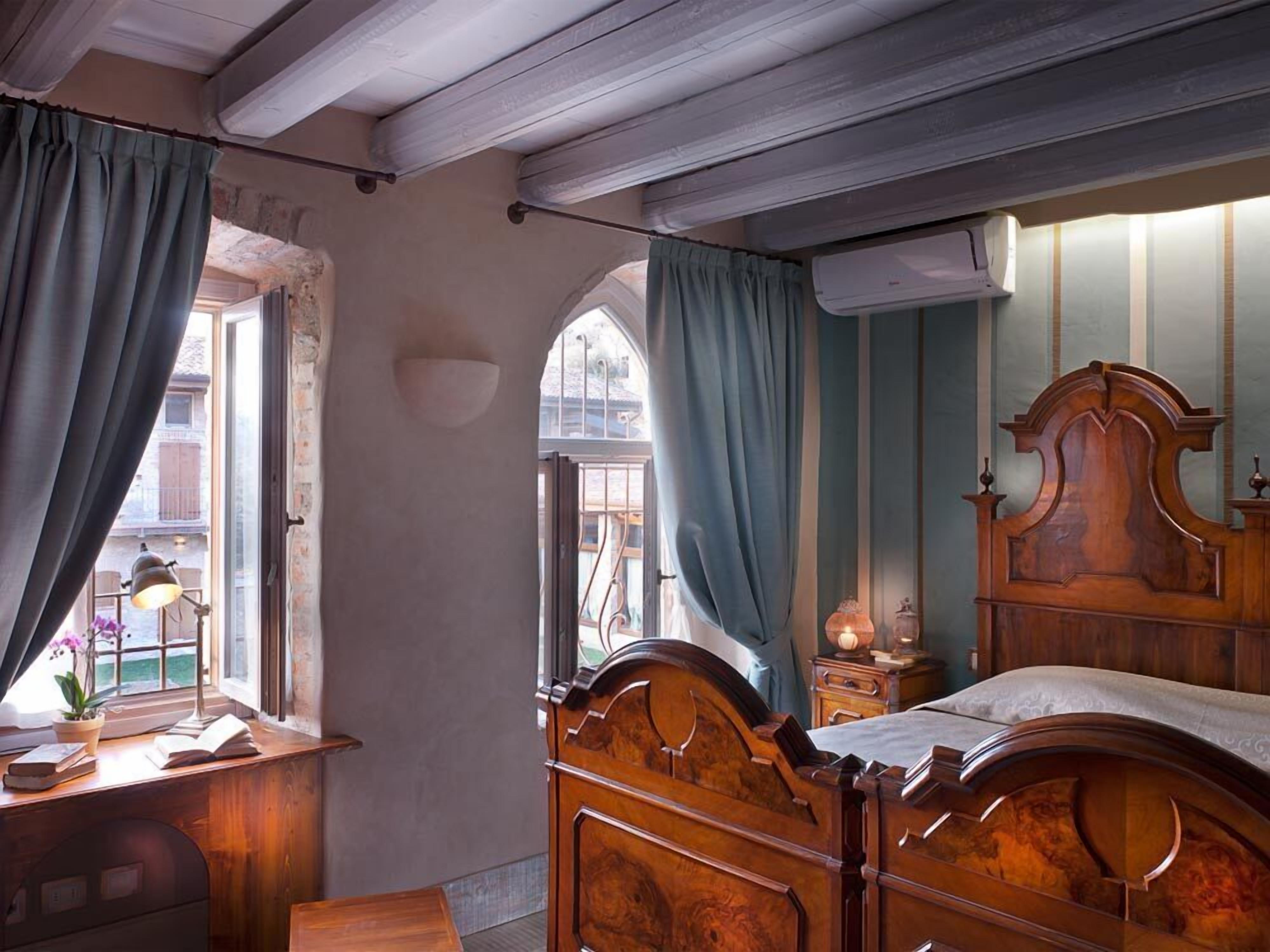 double or twin room | down duvets, minibar, in-room safe, desk