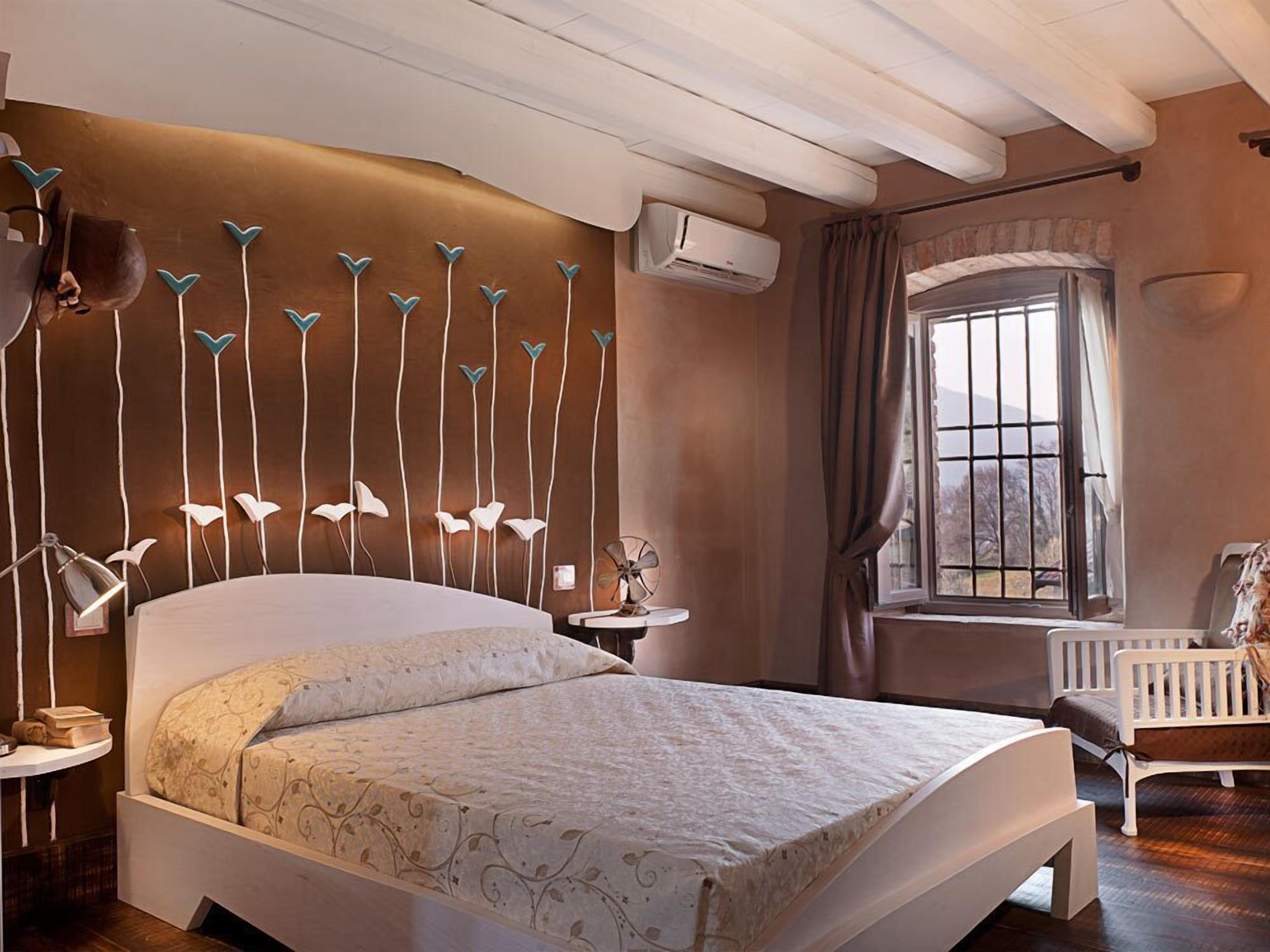 triple room | down duvets, minibar, in-room safe, desk