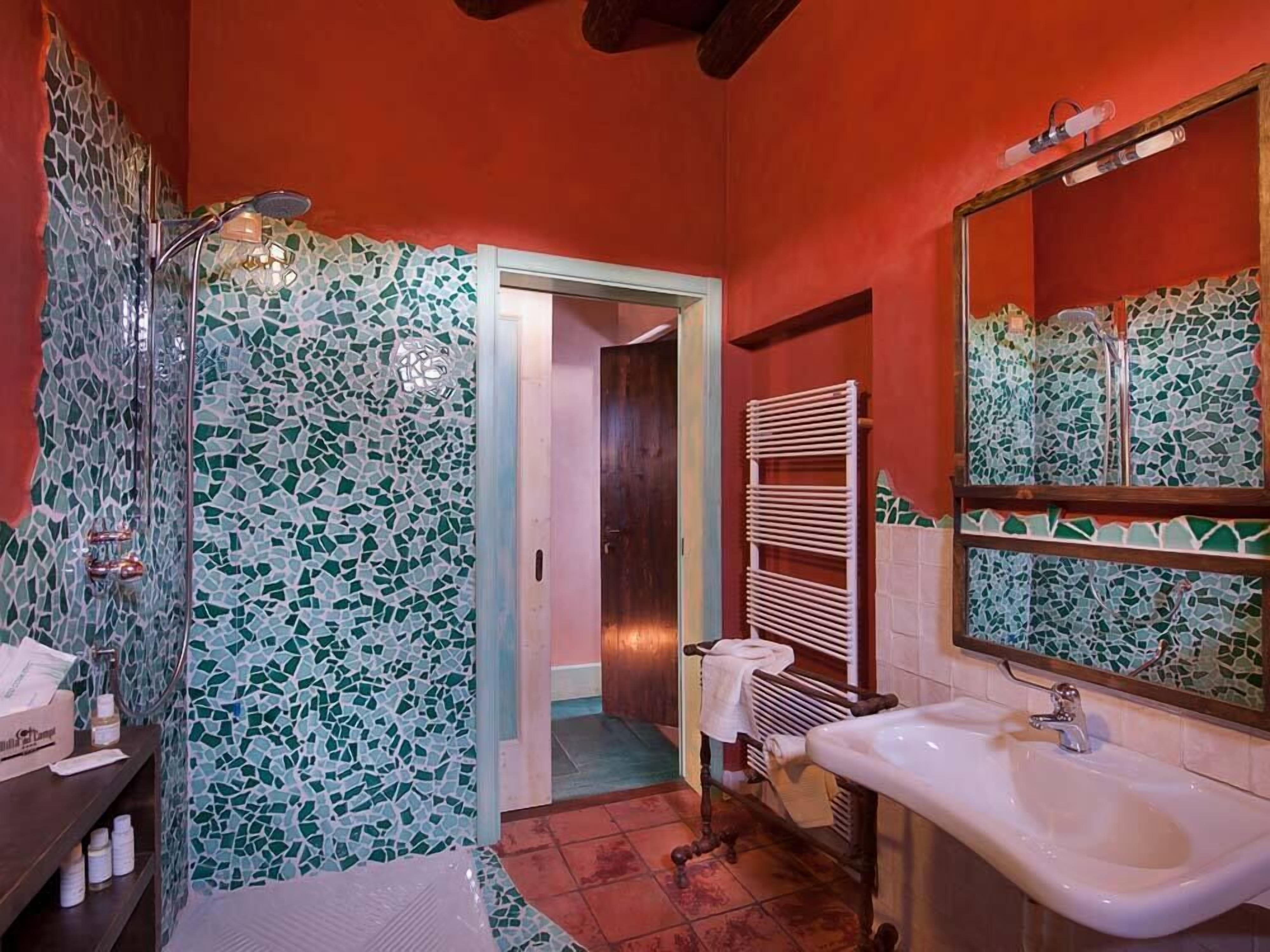 family apartment | bathroom | free toiletries, hair dryer, slippers, bidet