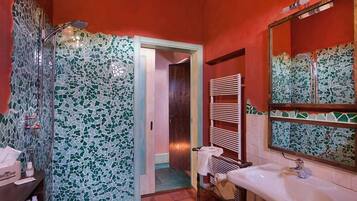 Family Apartment | Bathroom | Free toiletries, hair dryer, slippers, bidet