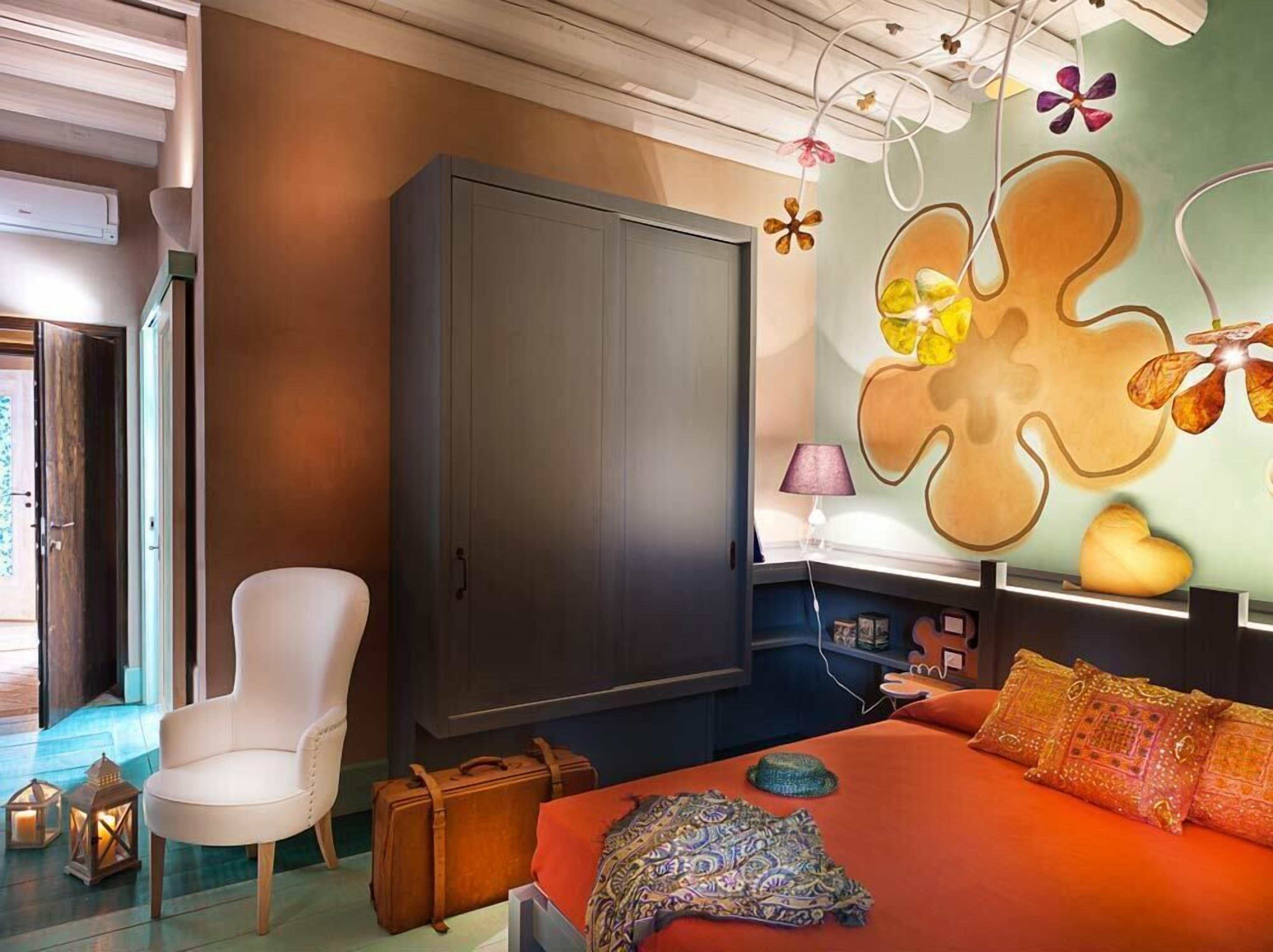 double or twin room | down duvets, minibar, in-room safe, desk