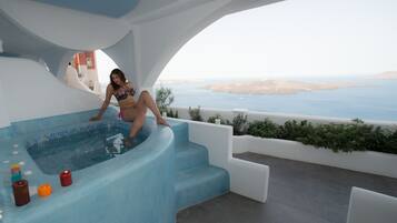 Deluxe Suite, Sea View | Jetted tub