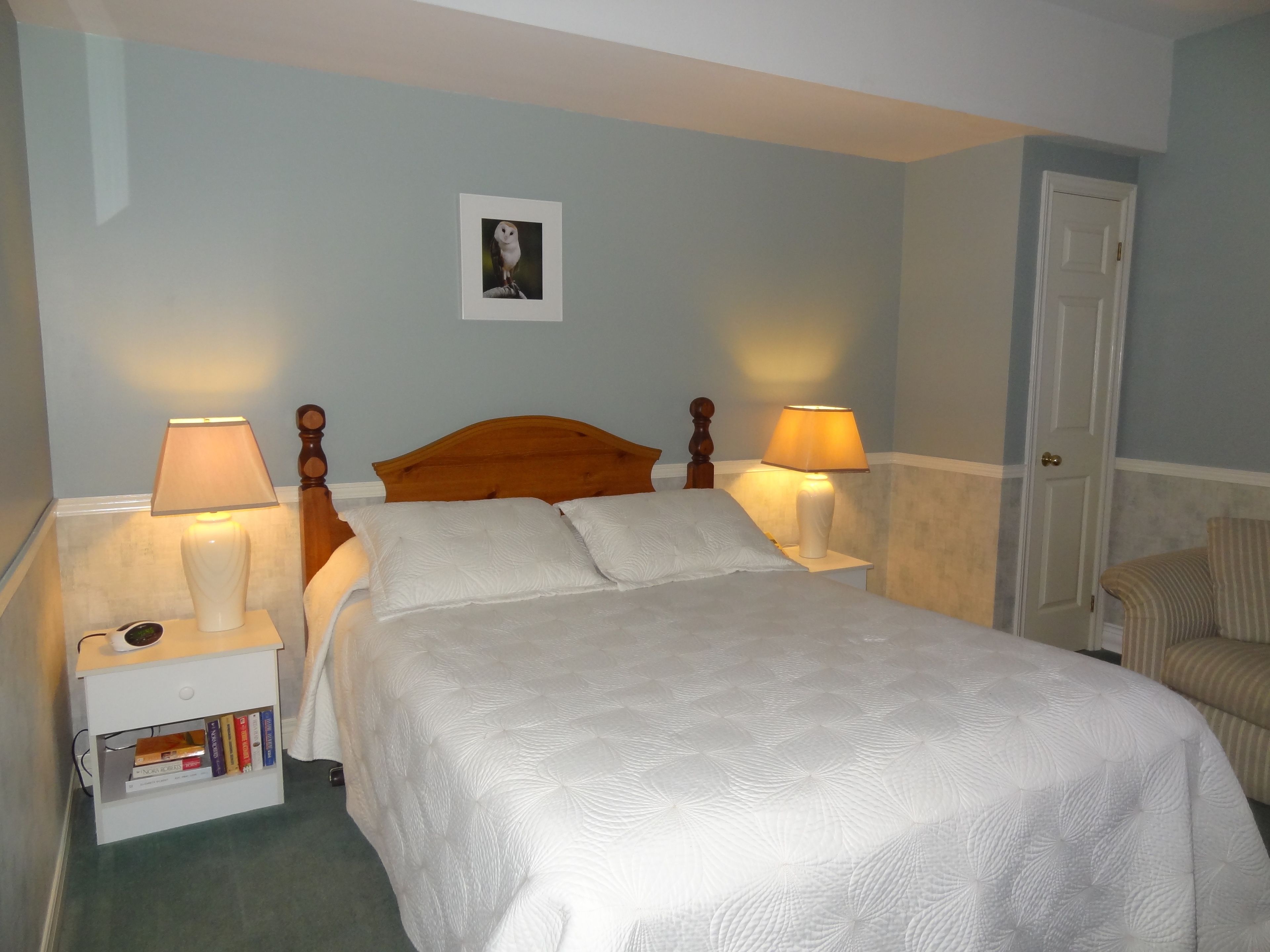 Chambre Standard, 1 grand lit | Bureau, fer et planche à repasser, accès au Wi-Fi (inclus)