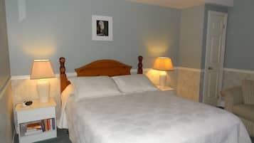 Chambre Standard, 1 grand lit | Bureau, fer et planche à repasser, accès au Wi-Fi (inclus)