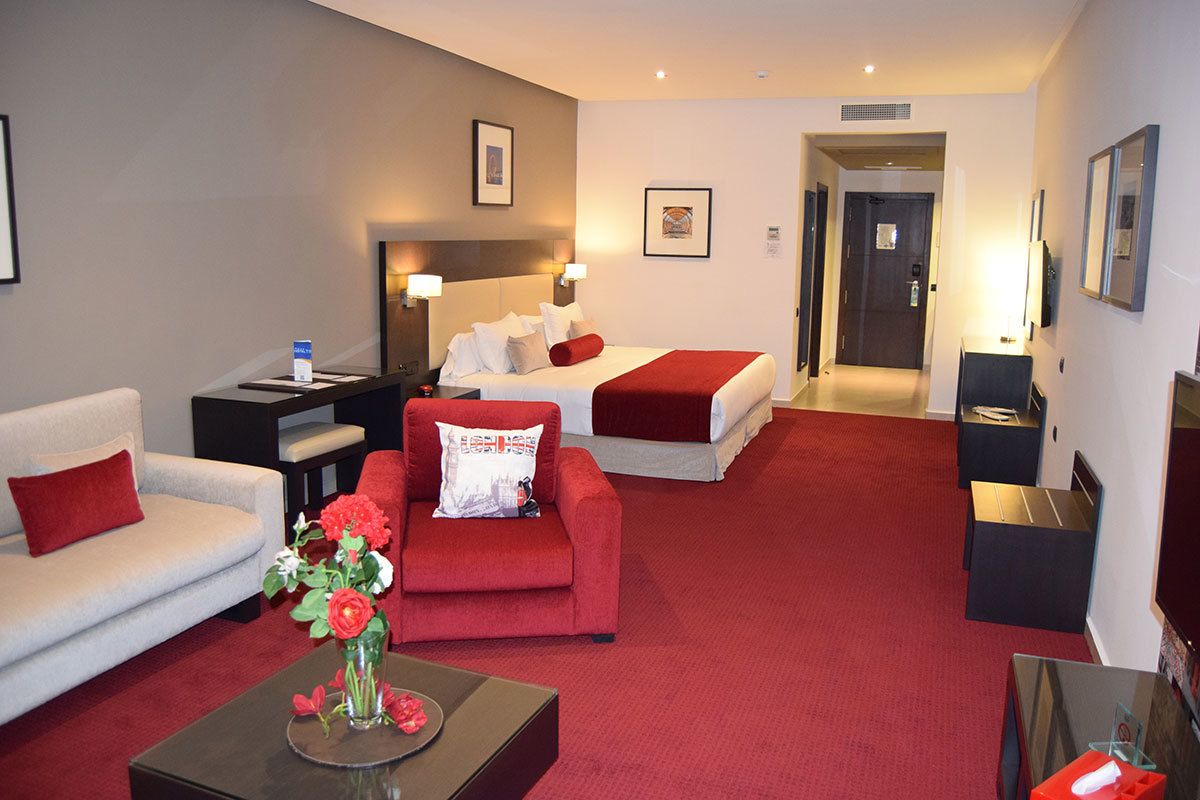 suite (london) | living room | led tv