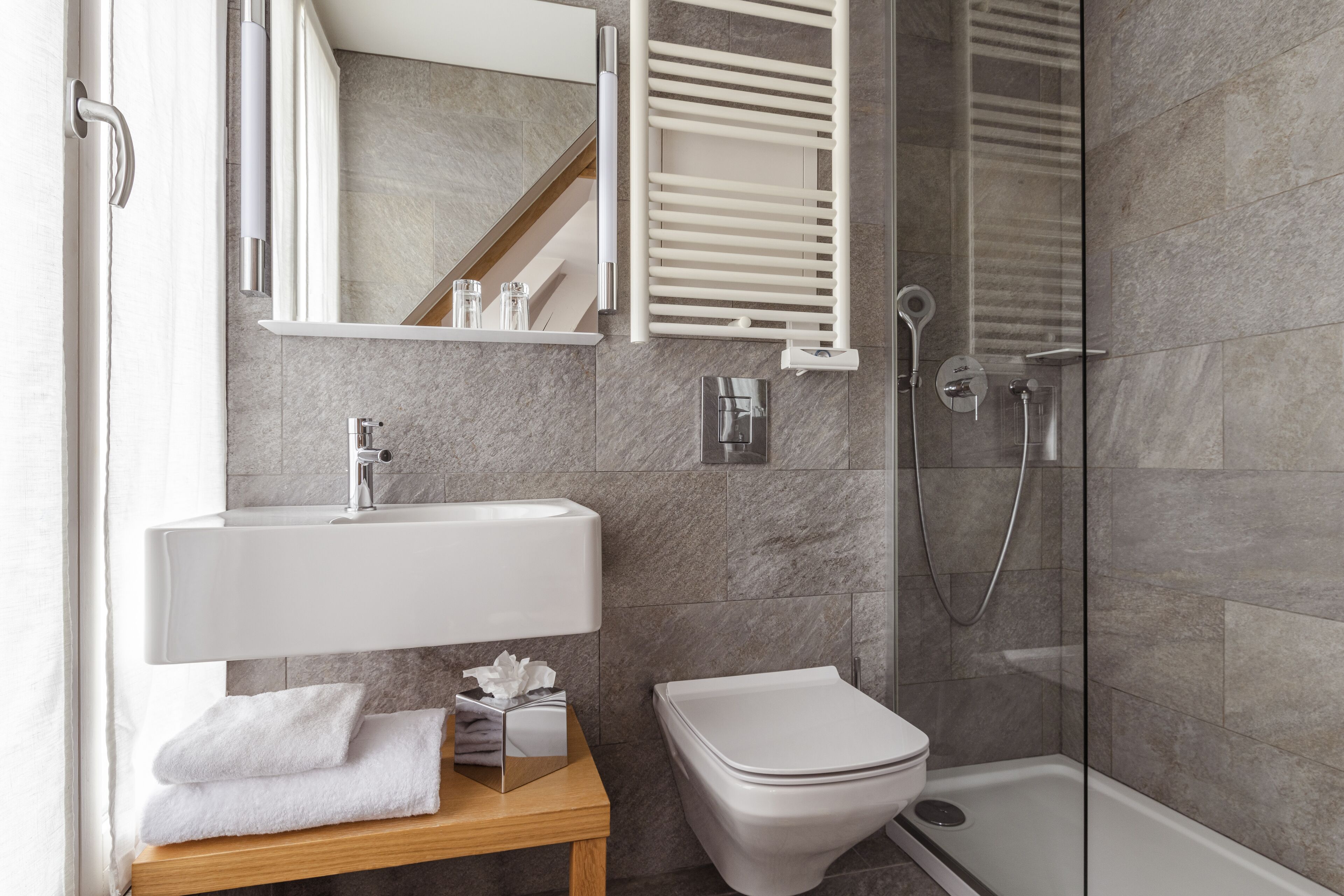 shower, free toiletries, hair dryer, towels