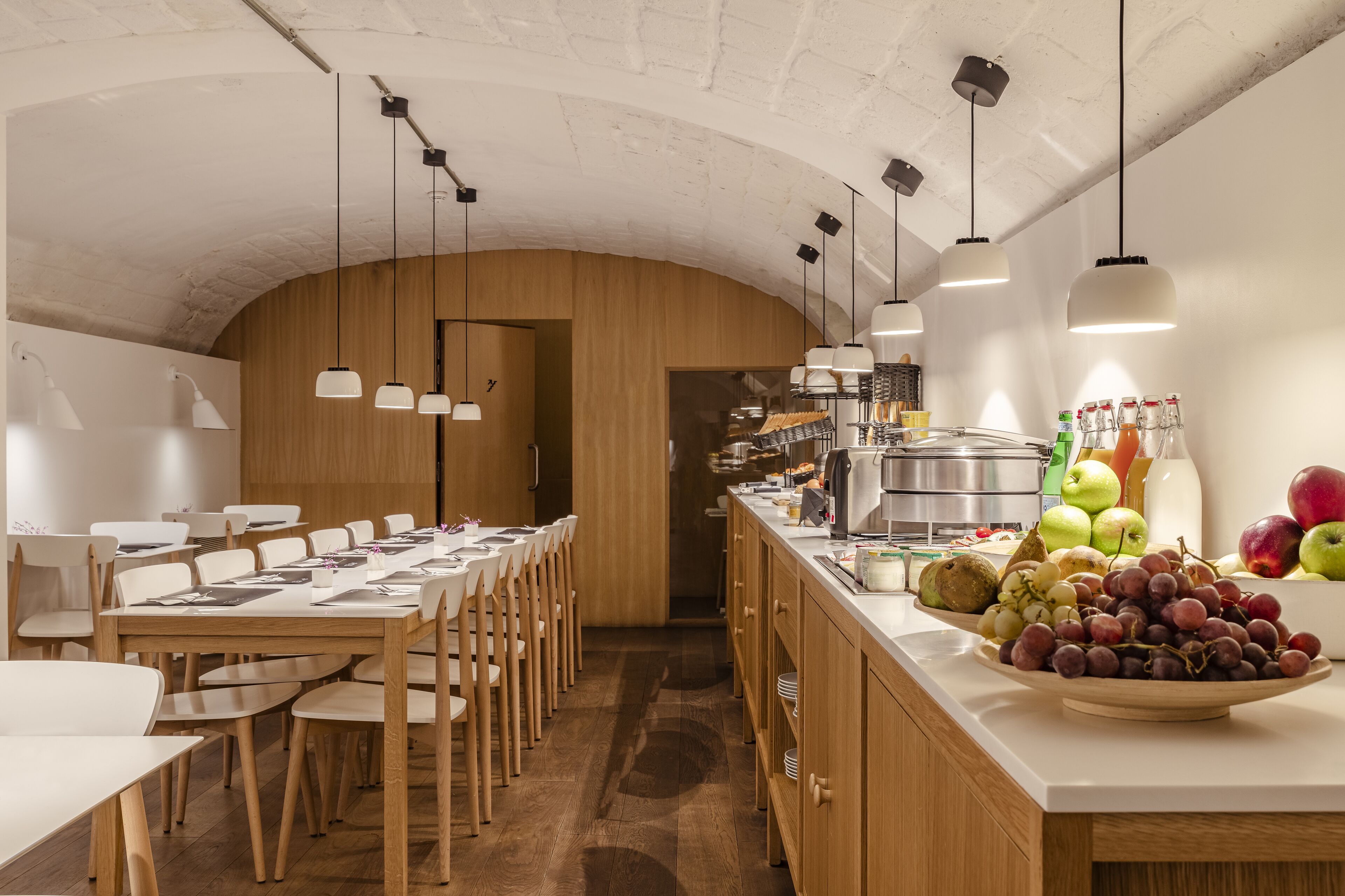 매일 뷔페 아침 식사(1인당 EUR 16)