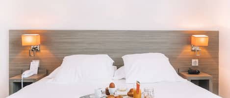 Chambre Confort, 1 grand lit, non-fumeur, baignoire