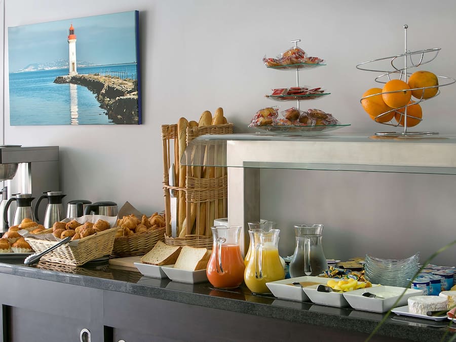 Dagelijks ontbijtbuffet (EUR 15 per persoon)