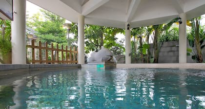 Country Garden Holiday Hot Spring Hotel Fogang