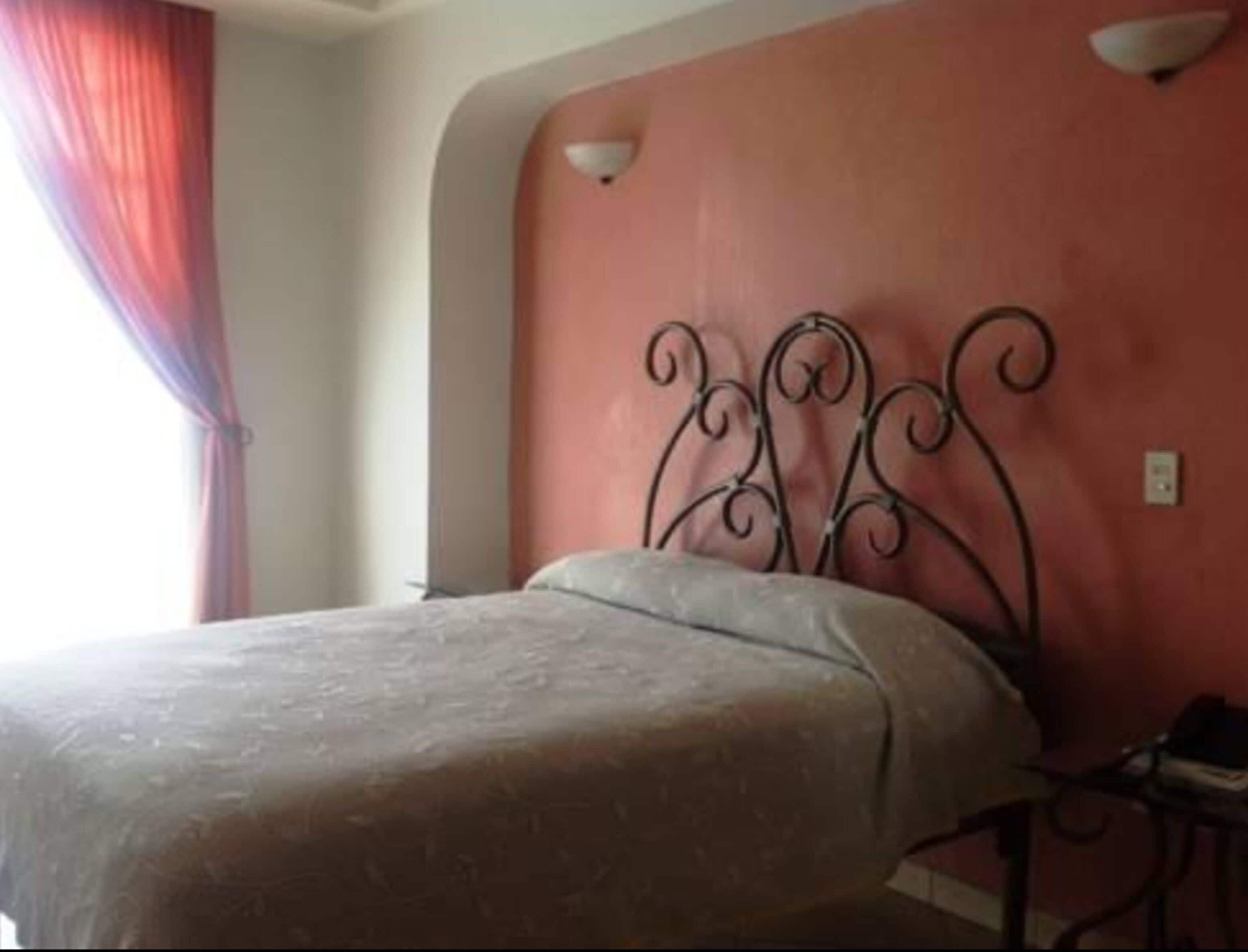 standard room | desk, free cots/infant beds, free wifi