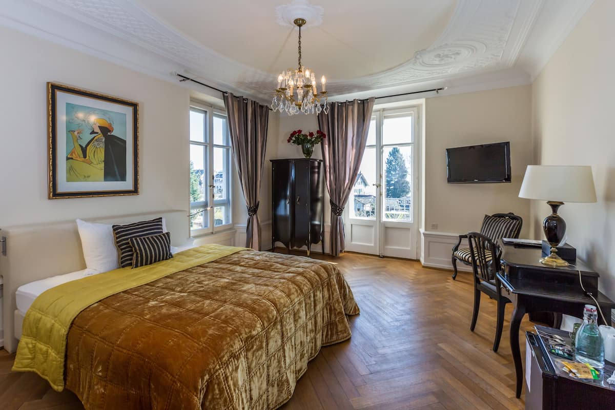 Room2, Balcony | 1 bedroom, premium bedding, minibar, individually decorated