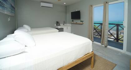 Sandbar Beachfront Hotel & Hostel
