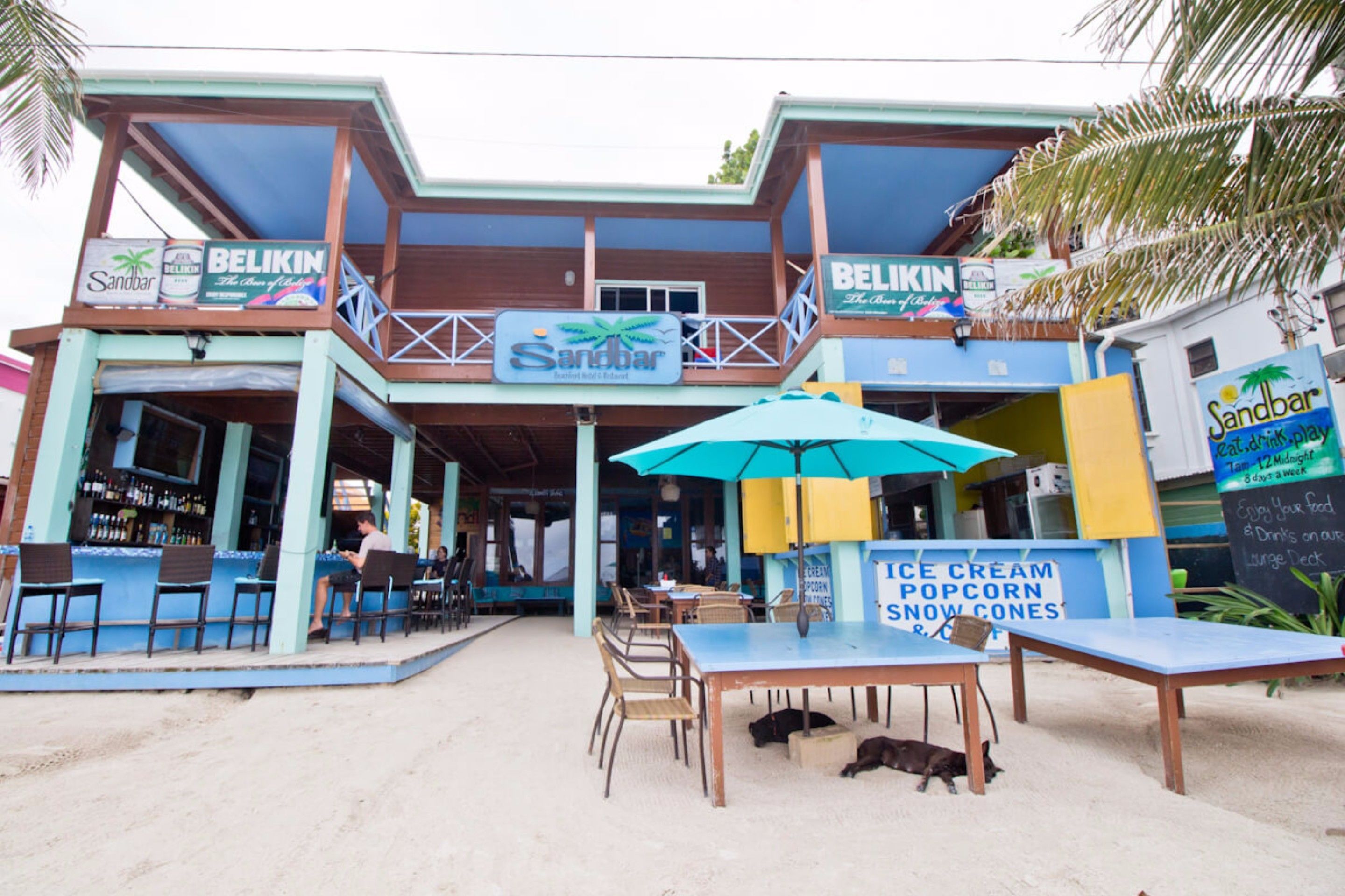 Sandbar Beachfront Hostel & Restaurant