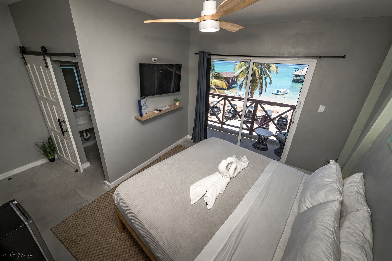 Premium Double Room, 1 King Bed, Balcony, Ocean View