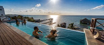 Sandbar Beachfront Hotel & Hostel