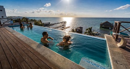 Sandbar Beachfront Hotel & Hostel
