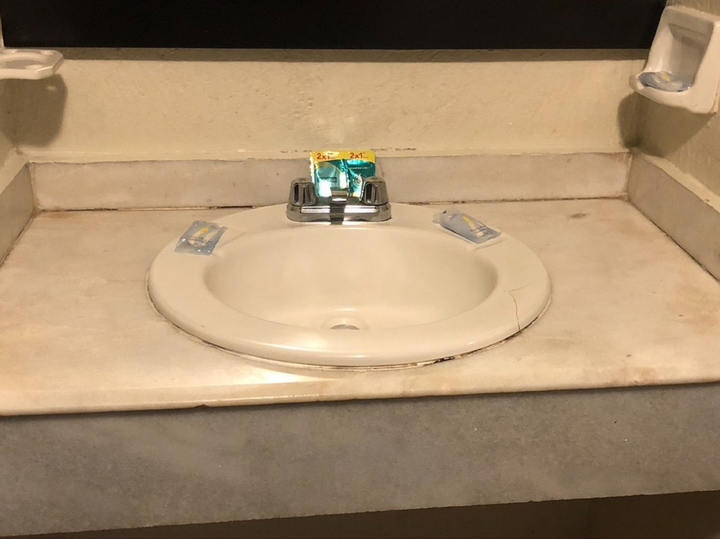 standard single room, 1 double bed | bathroom | shower, towels