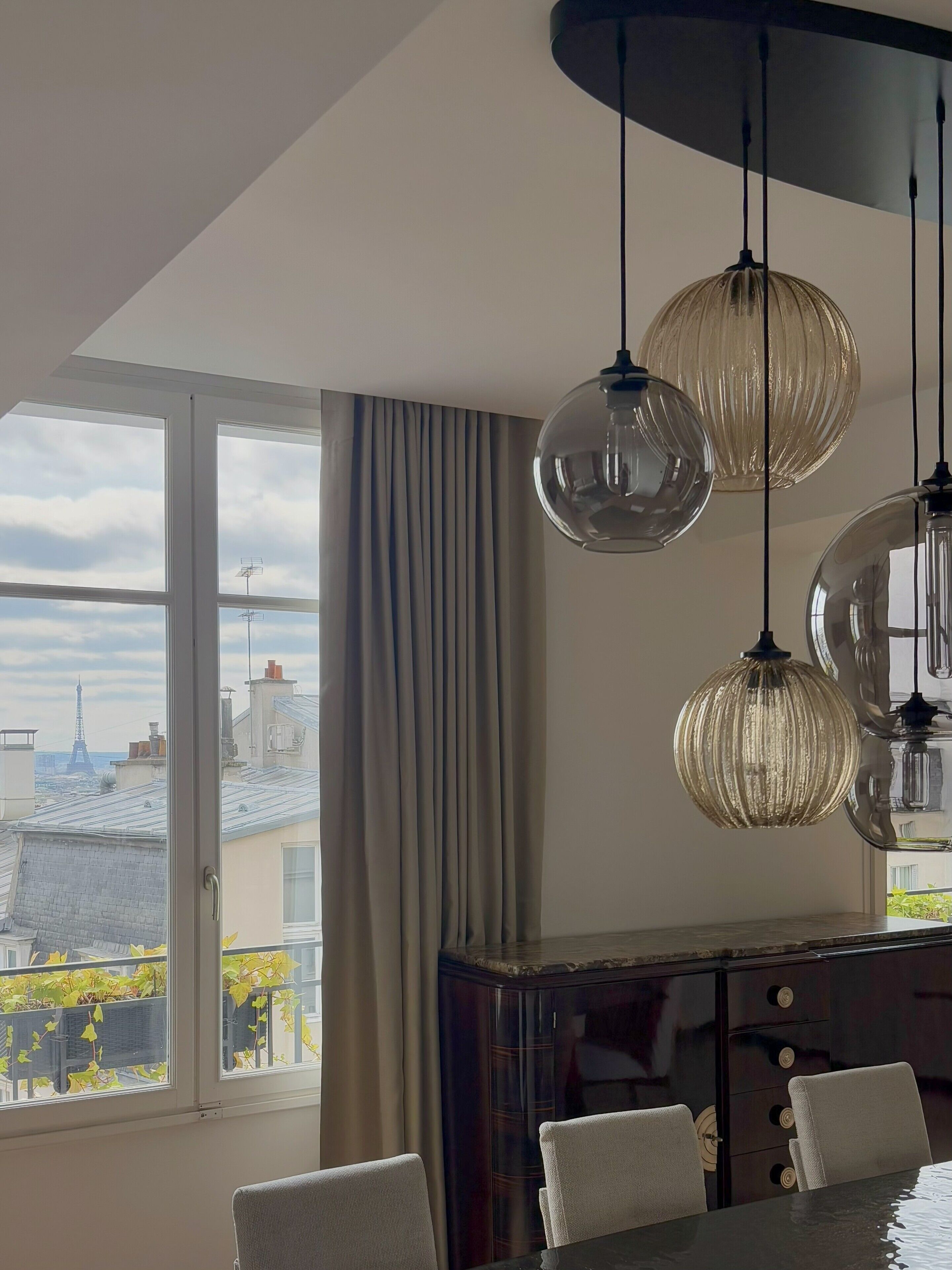 行政公寓 | 客廳 | 40 吋平面電視連有線電視頻道、電視、Netflix