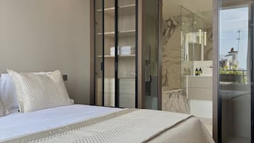 Executive-Apartment | Hochwertige Bettwaren, Zimmersafe, individuell dekoriert