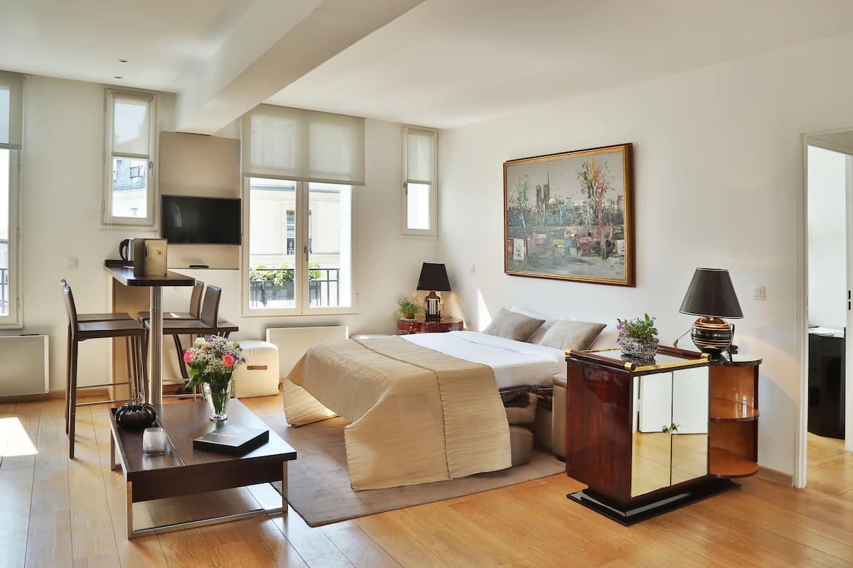 Deluxe Apartment, 1 Bedroom, City View | Premium bedding, in-room safe, individually decorated