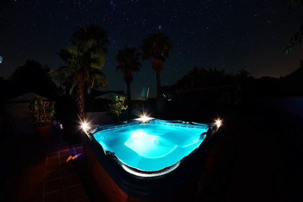 Outdoor pool, sun loungers - Monte Alerta Turismo Rural (Reguengos de Monsaraz)