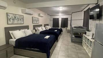 Family Room | Free WiFi, bed sheets