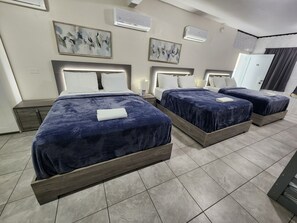 Family Room | Free WiFi, bed sheets