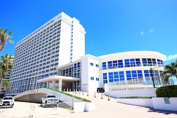 Castle Beach Suites by MiaRentals