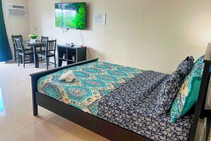 1 bedroom, premium bedding, iron/ironing board, cots/infant beds
