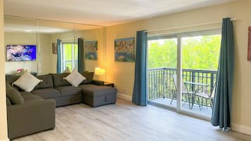 Family Apartment, 2 Bedrooms | Living area