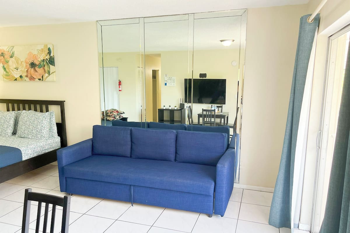 Studio | 1 bedroom, premium bedding, iron/ironing board, cribs/infant beds