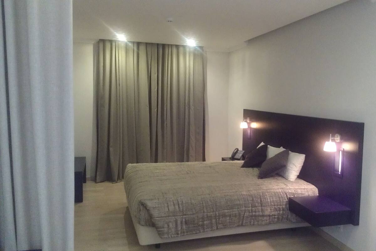 Superior Suite (Erva Cidreira) | Minibar, in-room safe, desk, cots/infant beds