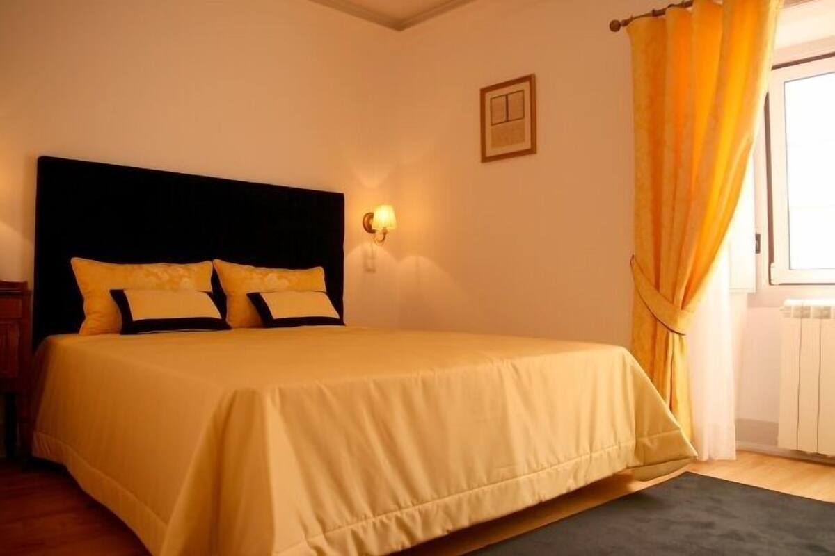 Double Room (Camomila) | Minibar, in-room safe, desk, cots/infant beds