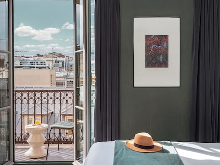 Classic Room (Eve) | In-room safe, desk, soundproofing, bed sheets