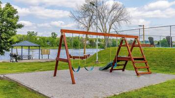 Children’s play area – outdoor