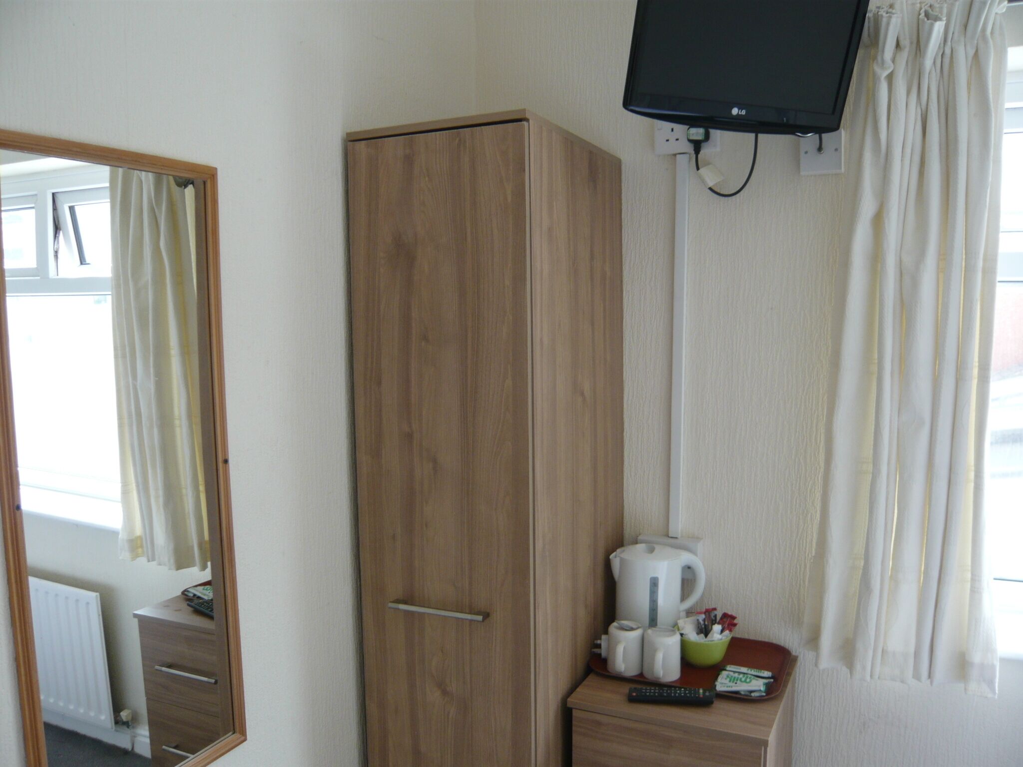 basic double room, ensuite | 1 bedroom, iron/ironing board, free wifi