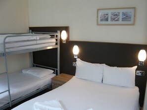 Iron/ironing board, free WiFi - Dutchman Hotel (Blackpool)