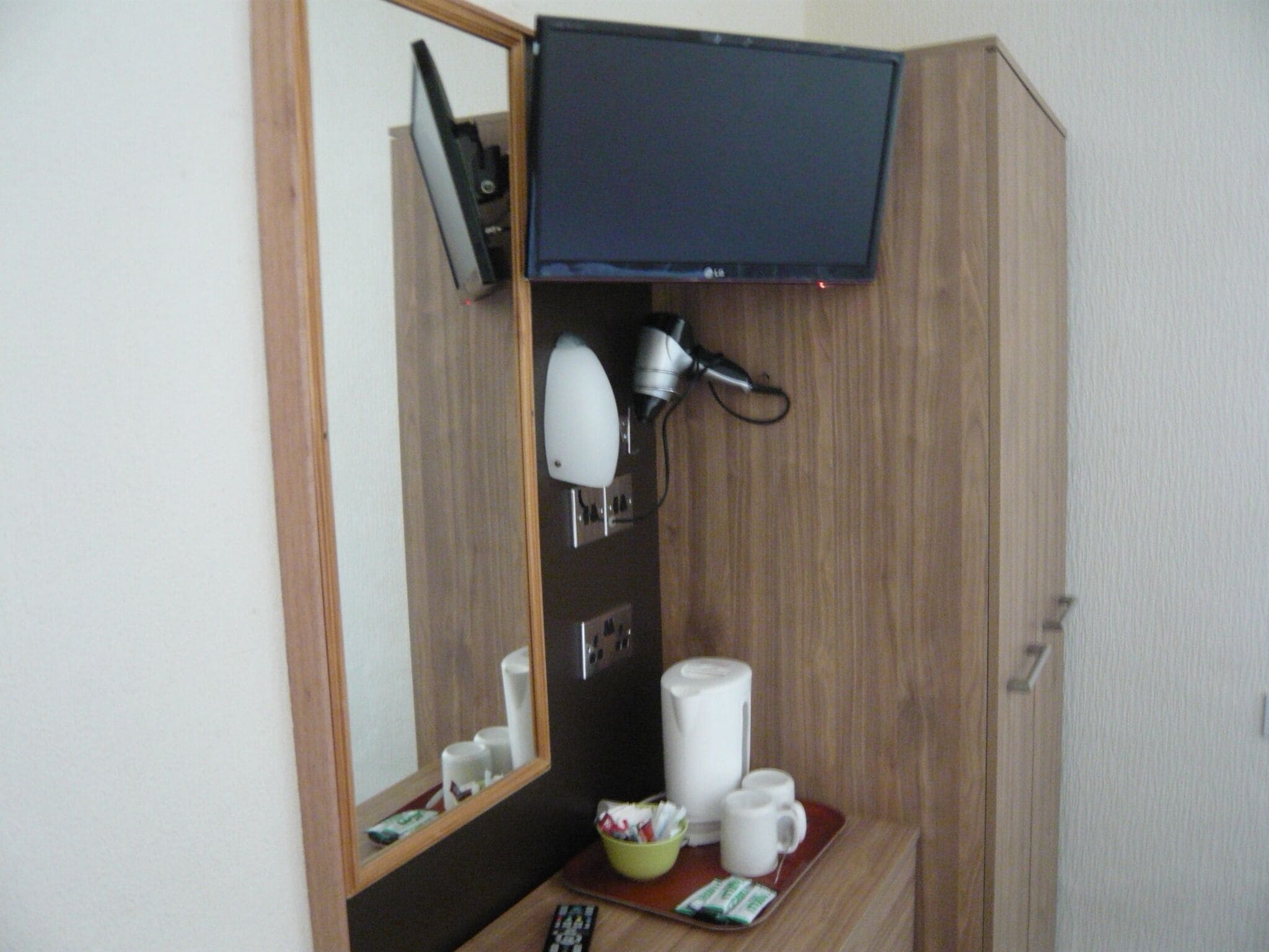 standard single room, ensuite | 1 bedroom, iron/ironing board, free wifi